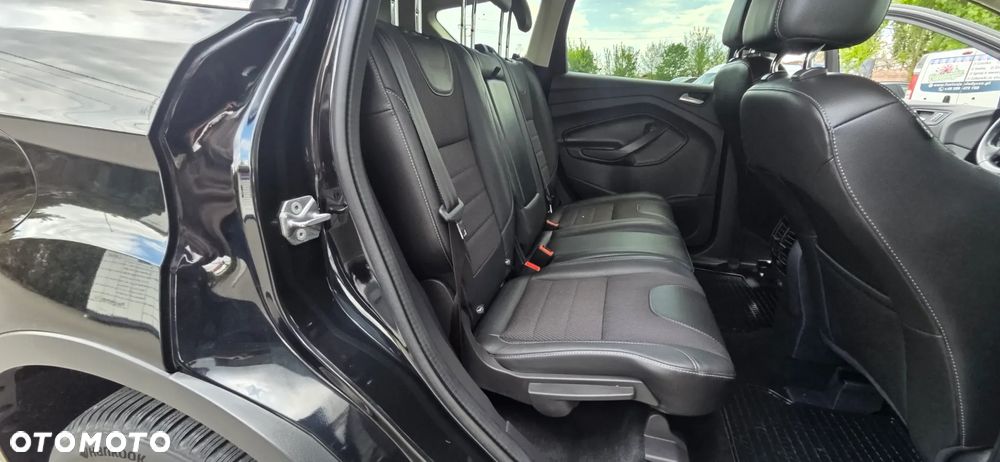 Ford Kuga 2.0 TDCi 2x4 Titanium - 32