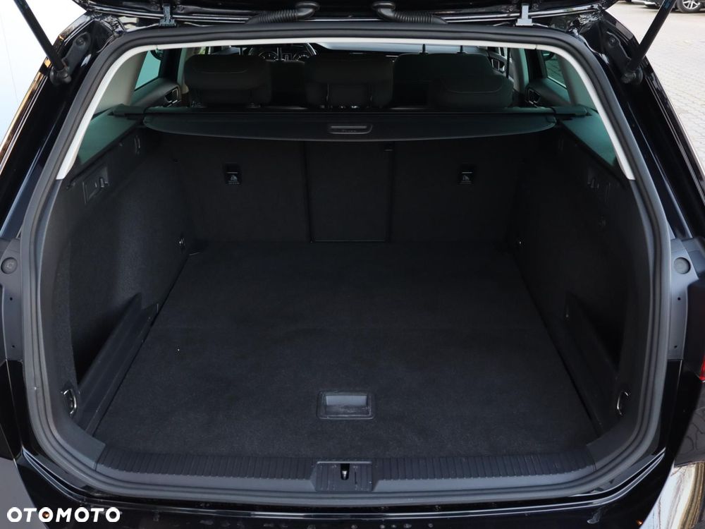 Volkswagen Passat - 5