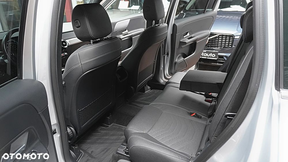 Mercedes-Benz GLB 180 7G-DCT - 17