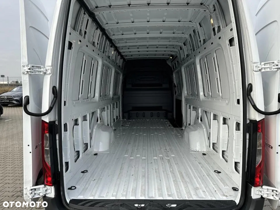 Mercedes-Benz Sprinter - 21