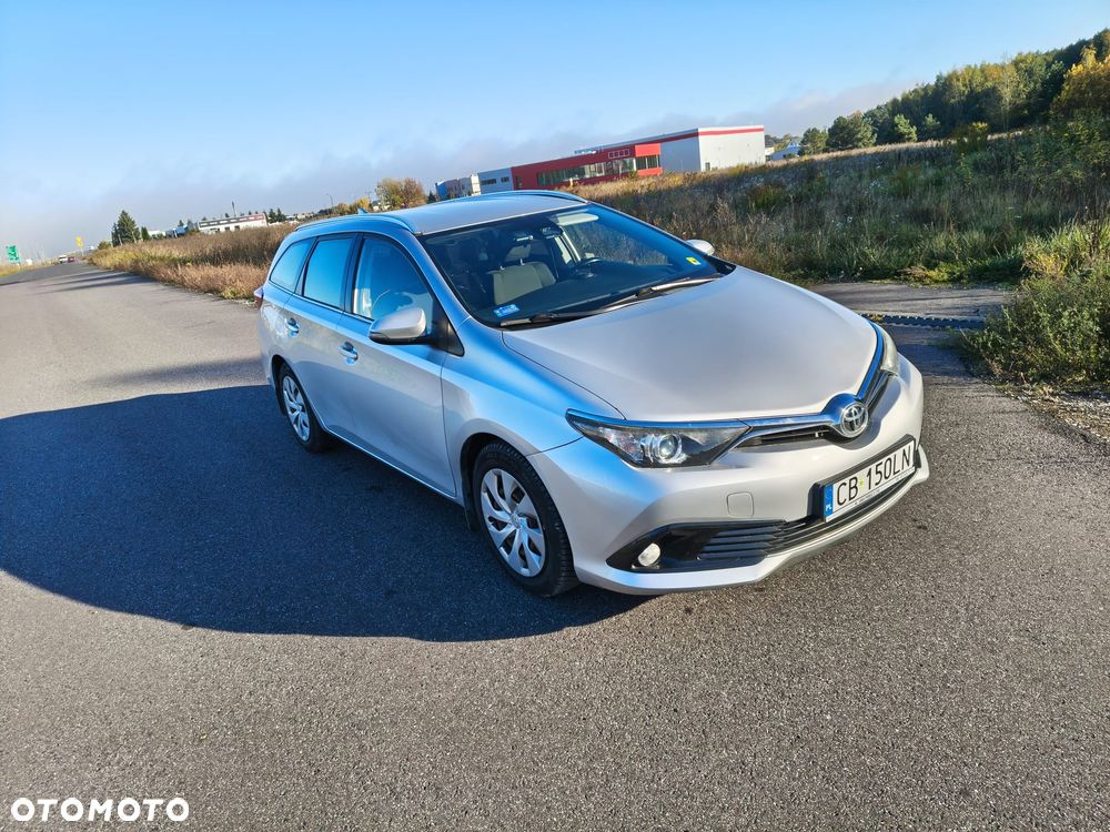Toyota Auris 2016 photo 2