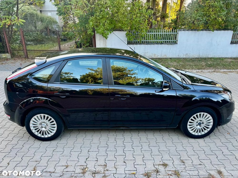 Ford Focus 1.8 FF Ghia - 9