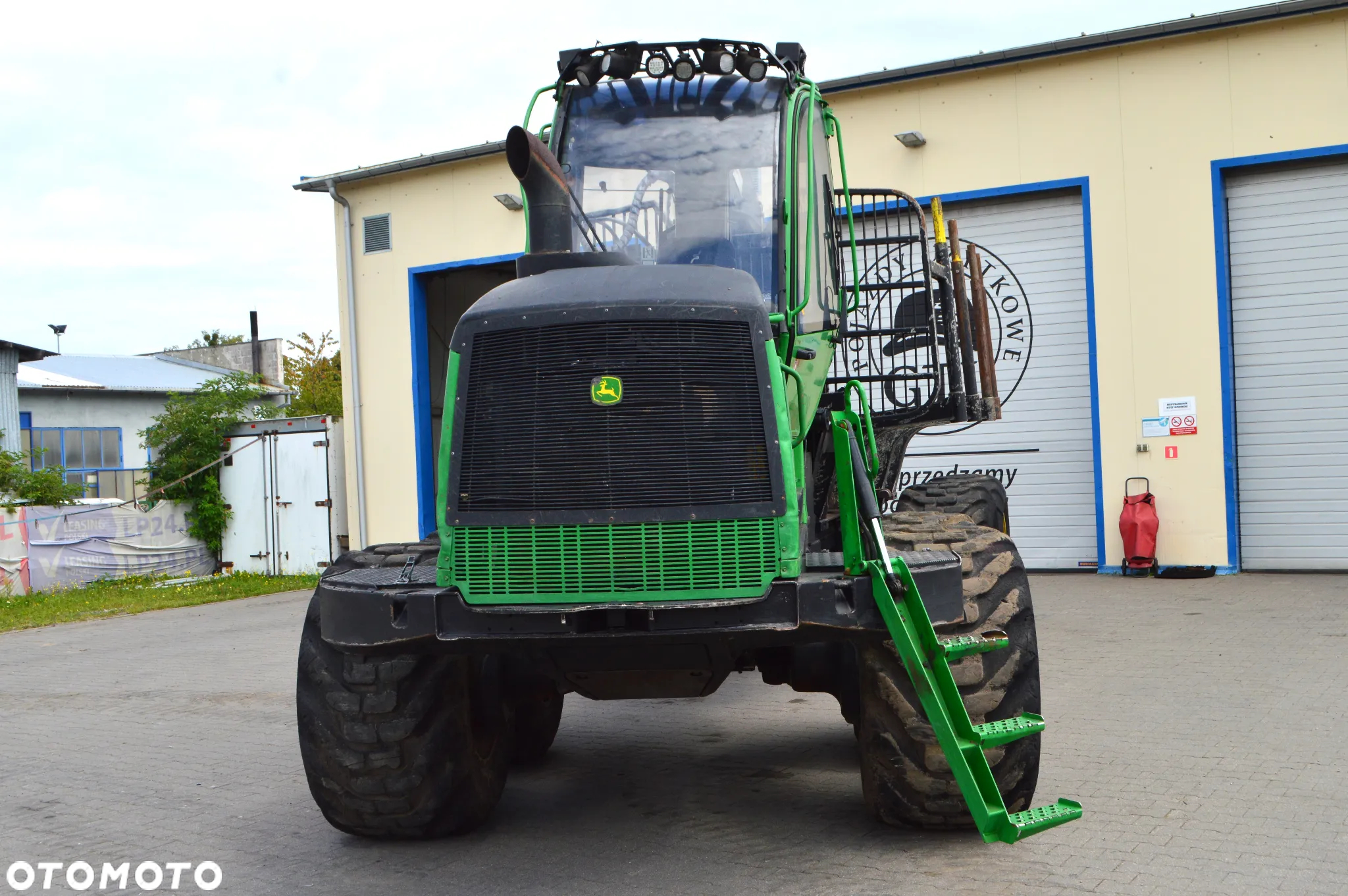 John Deere 1210E - 9