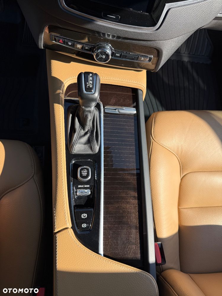 Volvo XC 90 T6 AWD Momentum 7os - 16