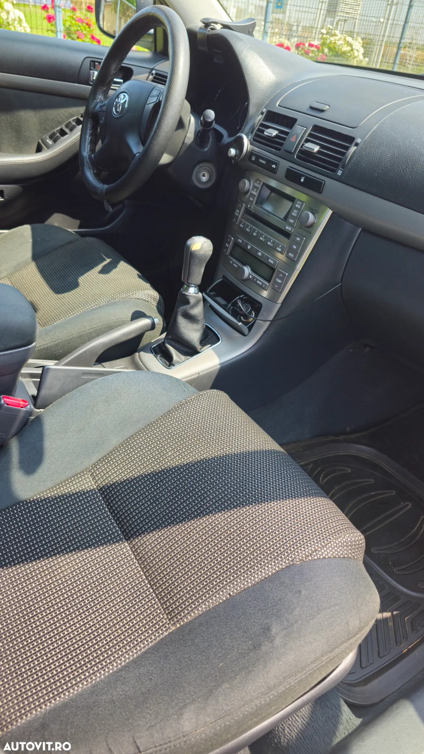 Toyota Avensis 1.8 Executiv - 6