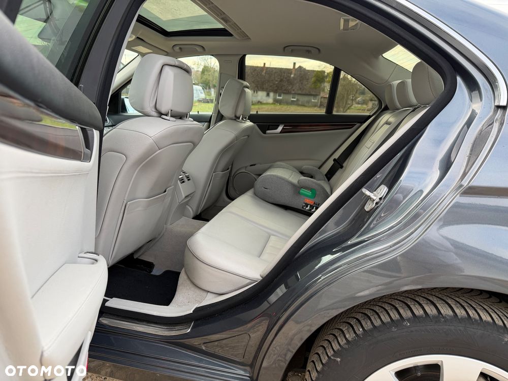 Mercedes-Benz Klasa C 200 (BlueEFFICIENCY) 7G-TRONIC Elegance - 6