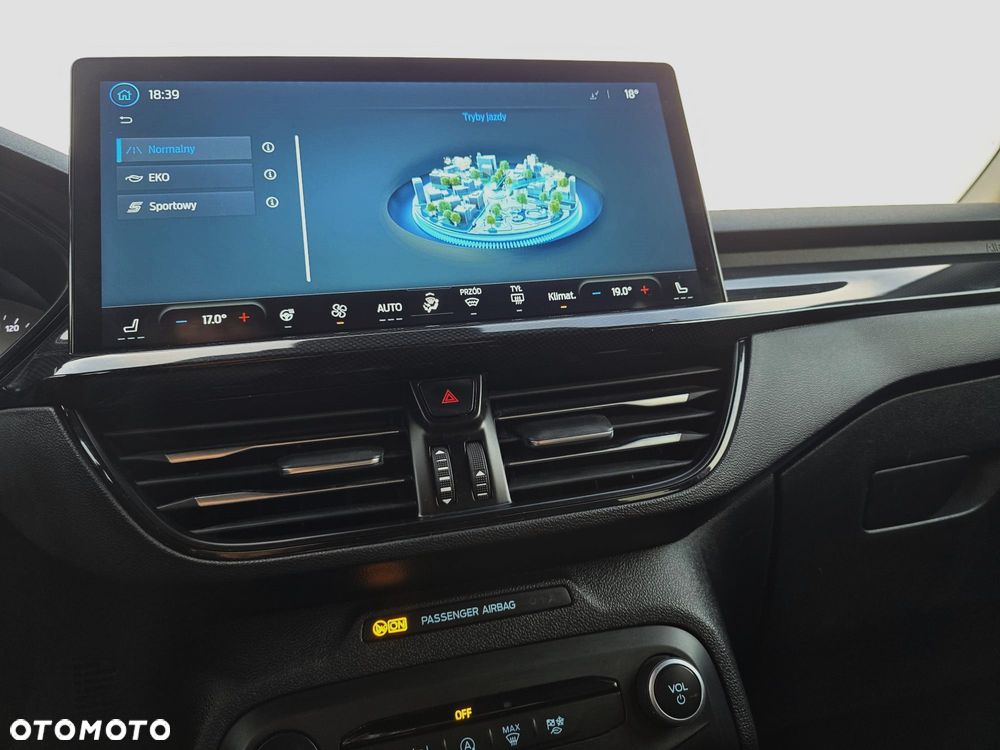Ford Focus 1.5 EcoBlue Start-Stopp-System ST-LINE - 24