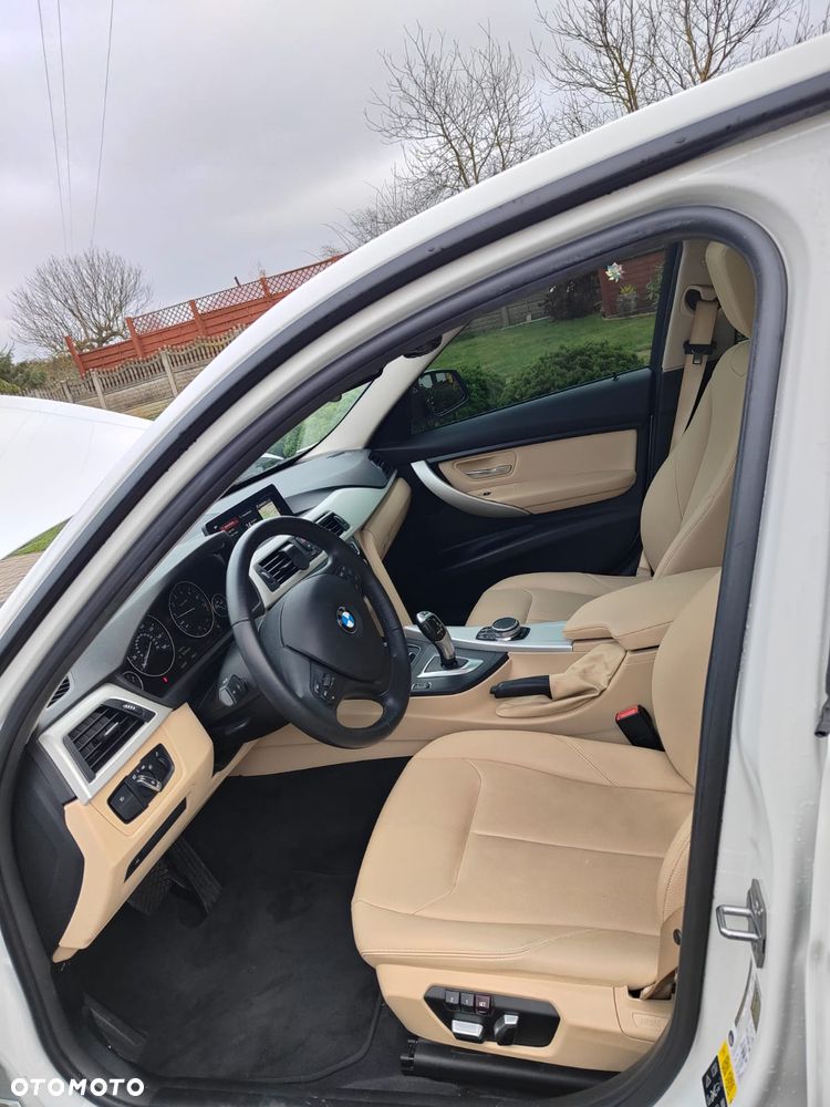 BMW Seria 3 320i xDrive Edition Luxury Line Purity - 16