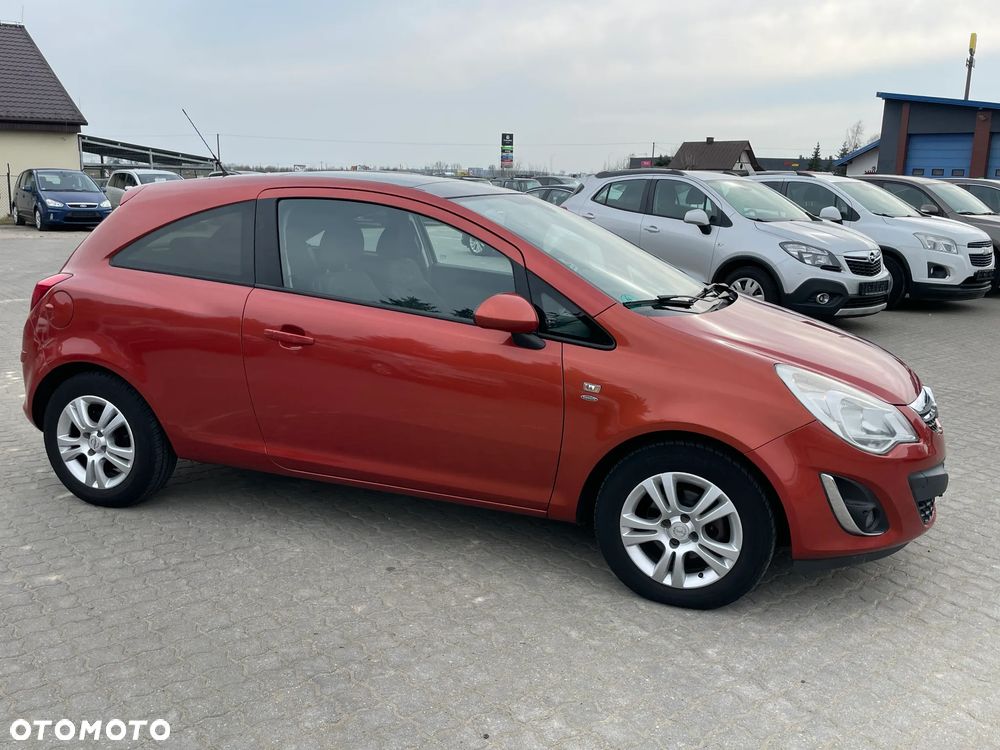 Opel Corsa 1.4 16V Color Edition - 11