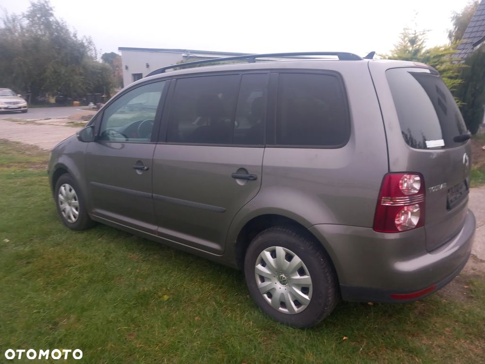 Volkswagen Touran 2010 photo 3