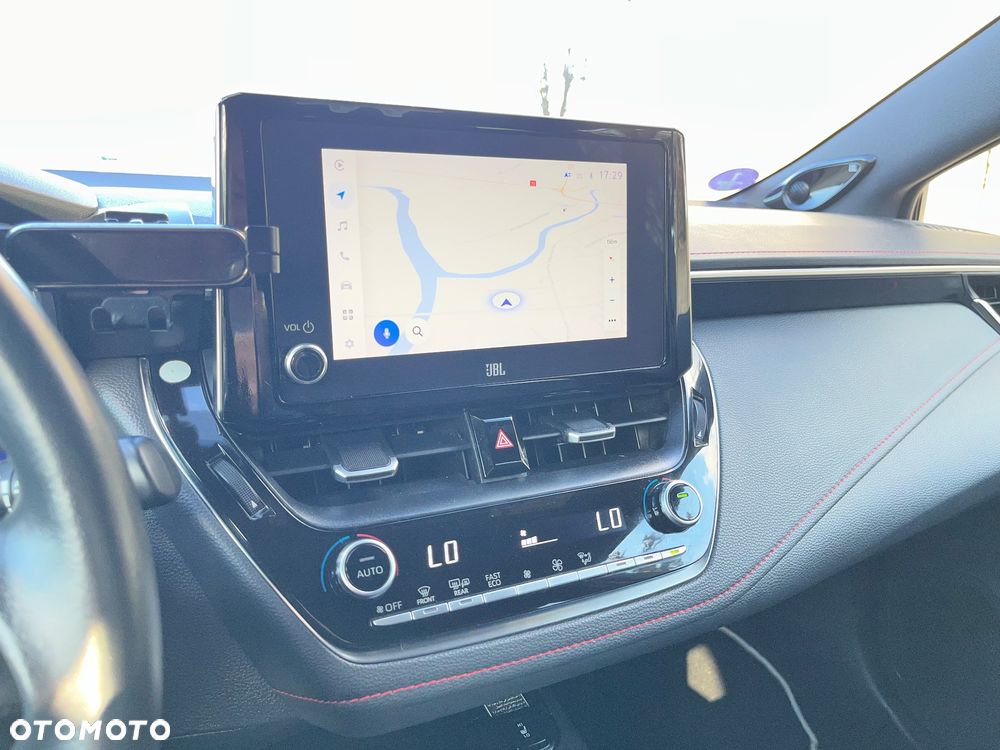 Toyota Corolla 2.0 Hybrid Executive - 26