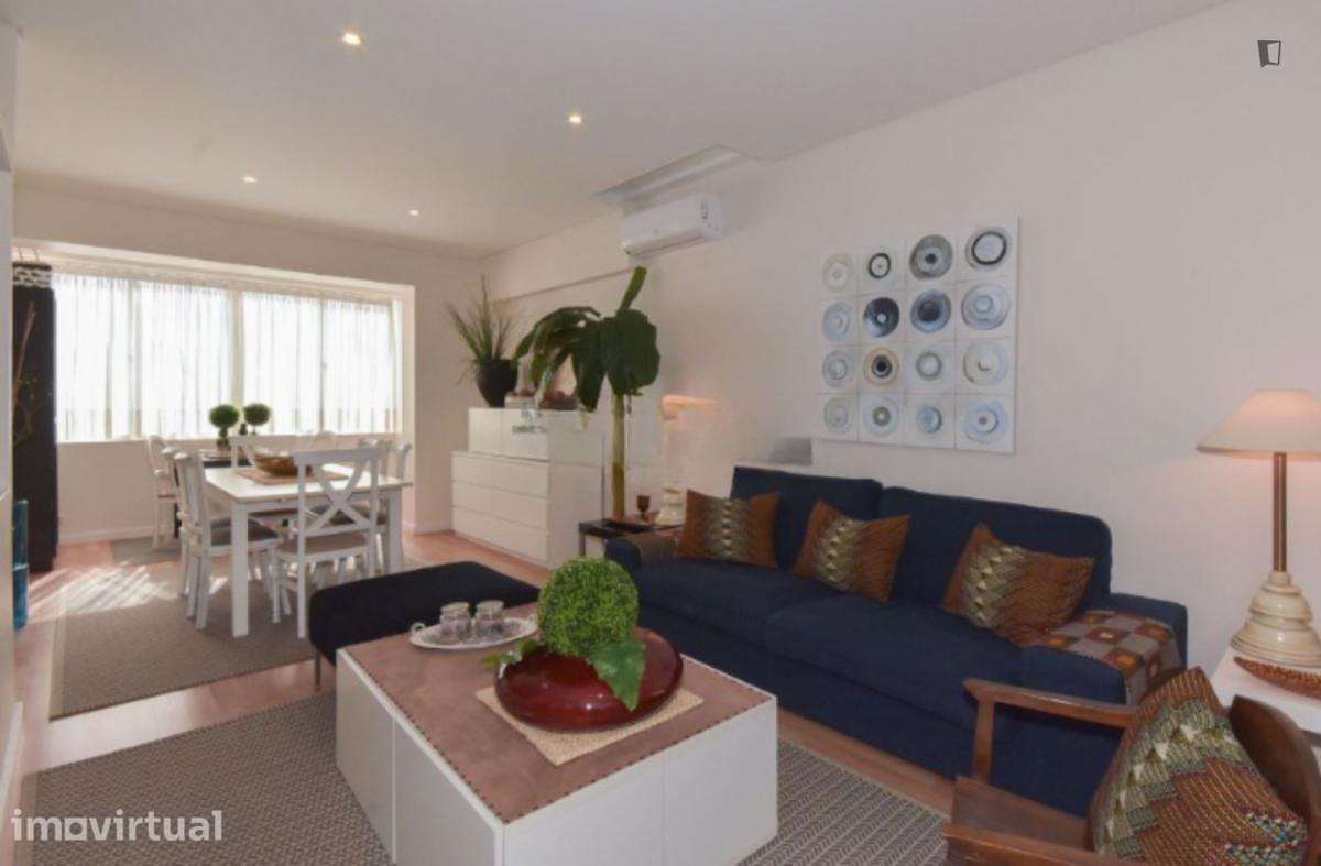 Quarto - localizado em Paranhos Porto - Grande imagem: 5/11