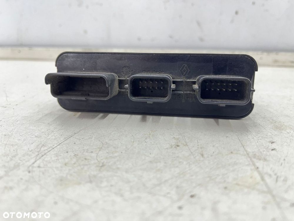 Moduł Renault Laguna 2 II 01-07r. przekaźnik świateł sterownik 8200261815 - 2