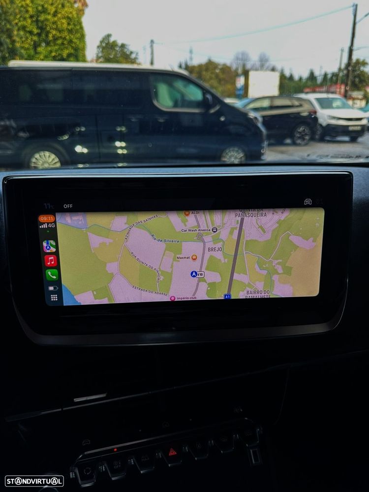 Peugeot 2008 1.2 PureTech Allure - 11