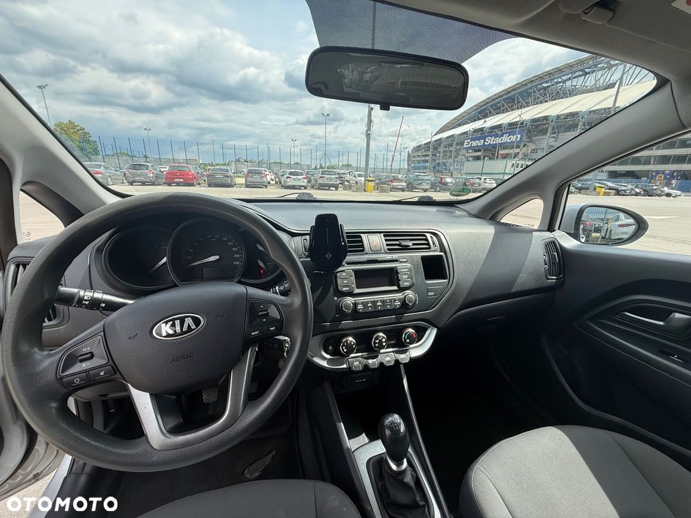 Kia Rio 1.4 crdi M - 10