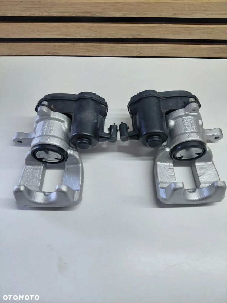 Zacisk tył Lewy Prawy Opel Insignia B - 3