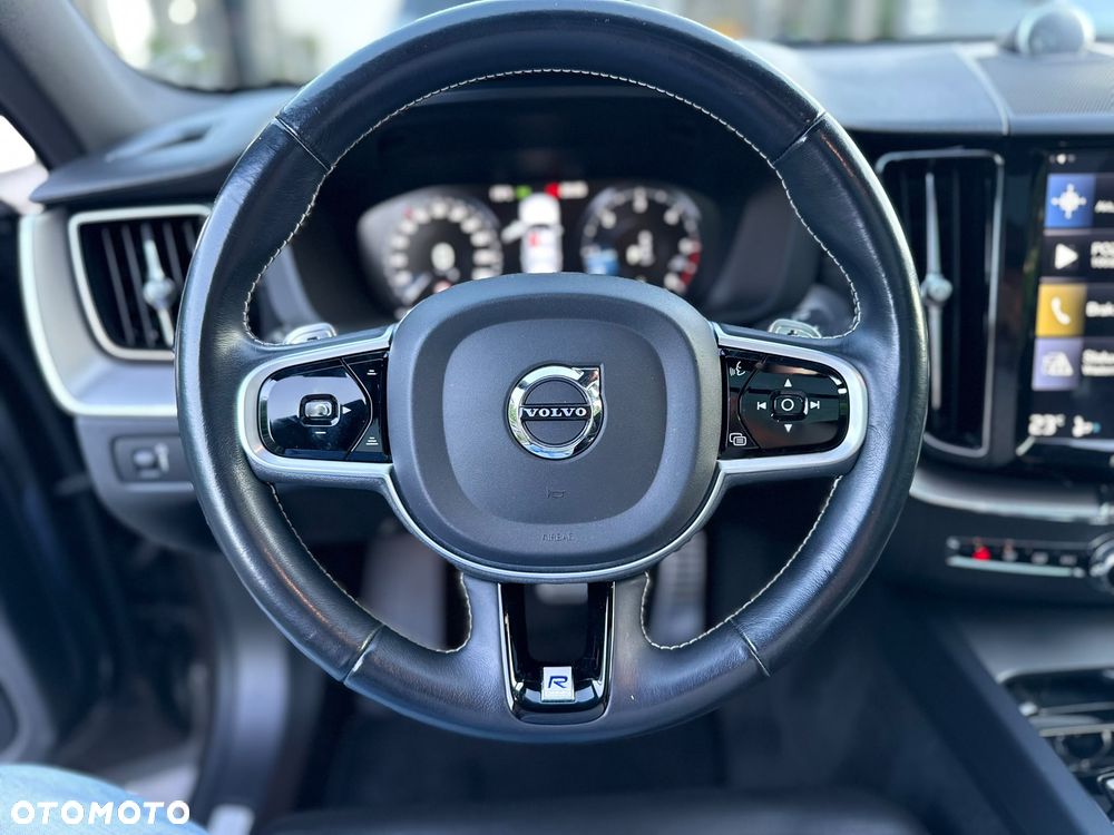 Volvo XC 60 D5 AWD R-Design - 27