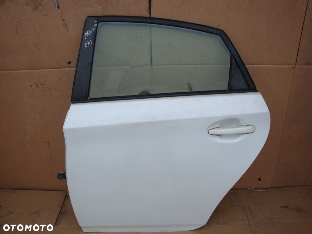 TOYOTA PRIUS III DRZWI LEWE TYLNE LAKIER 070 - 1