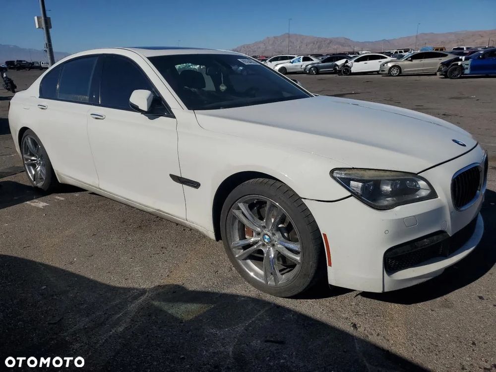 BMW Seria 7 750i - 4
