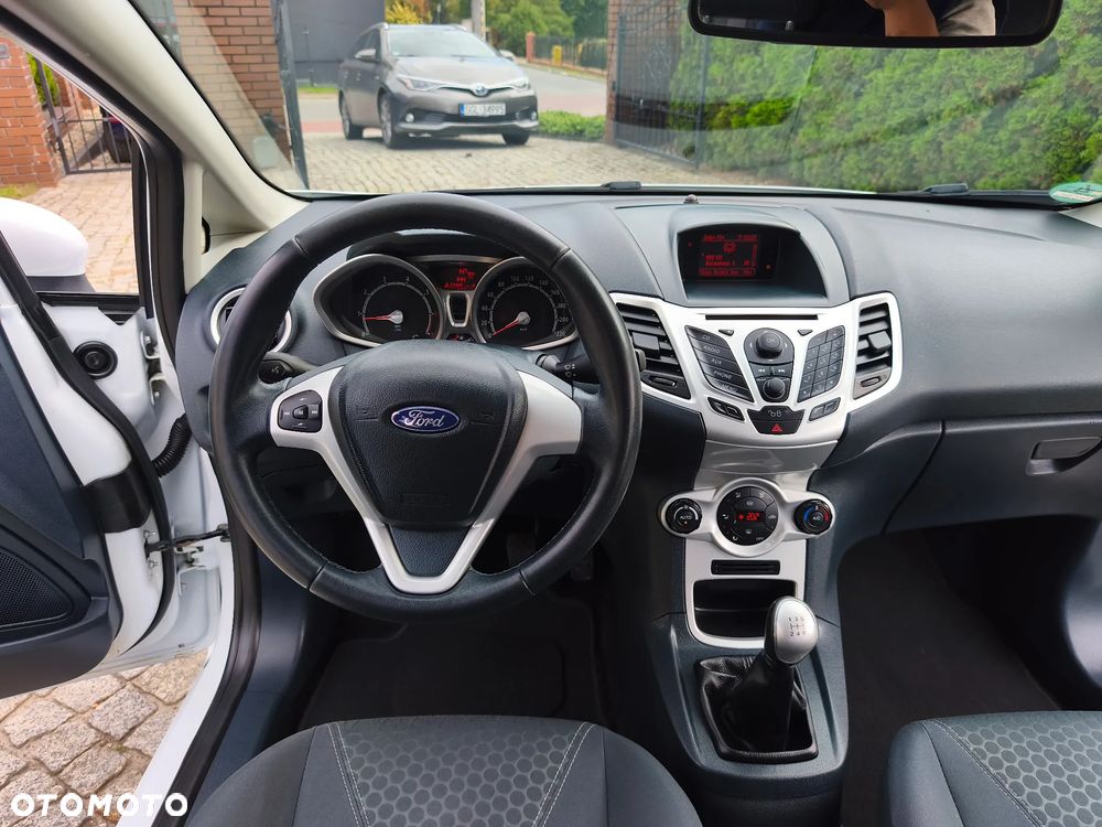 Ford Fiesta 2012 photo 5
