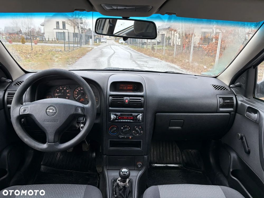 Ford Focus 1.6 Ambiente EU5 - 18