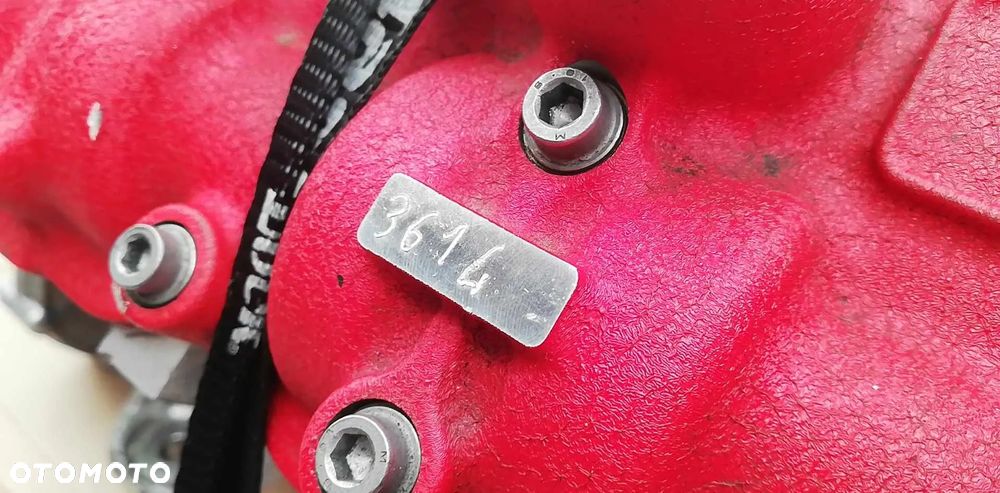 silnik Ferrari P488 Pista Shortblock 299065 47967 zł netto - 9