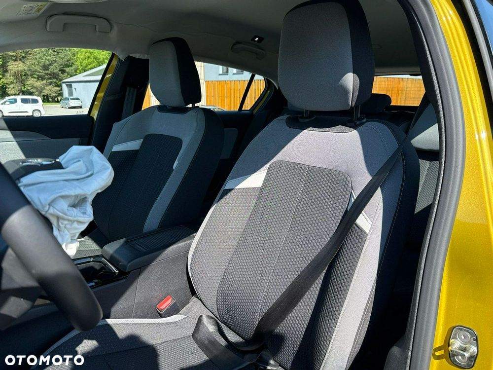 Opel Astra 1.2 Turbo Edition - 23