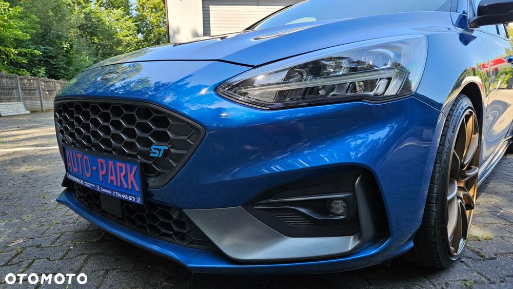 Ford Focus 2.0 EcoBlue S&S ST - 11