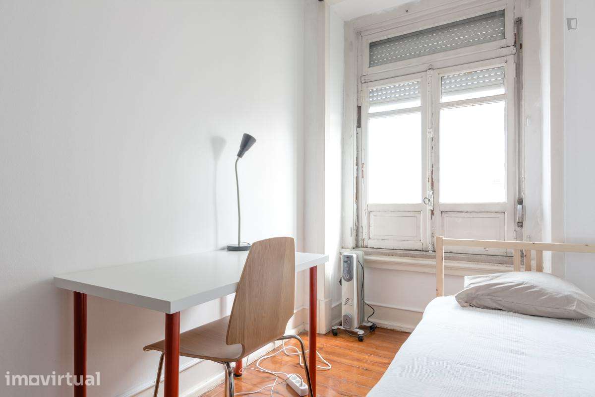 Quarto - localizado em Alameda Lisbon - Grande imagem: 4/16