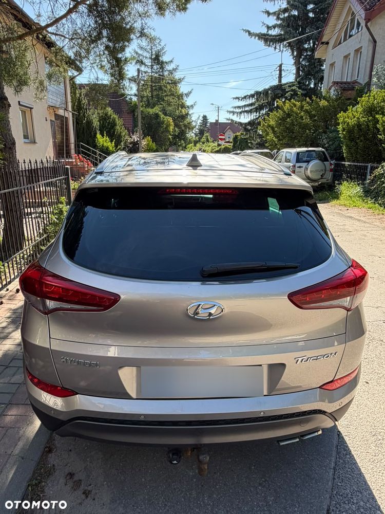 Hyundai Tucson 2.0 CRDI BlueDrive Style 2WD - 9