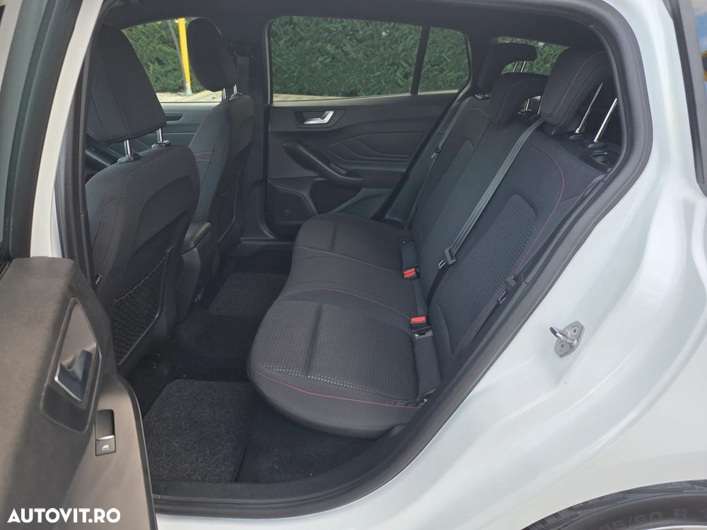Ford Focus - 17