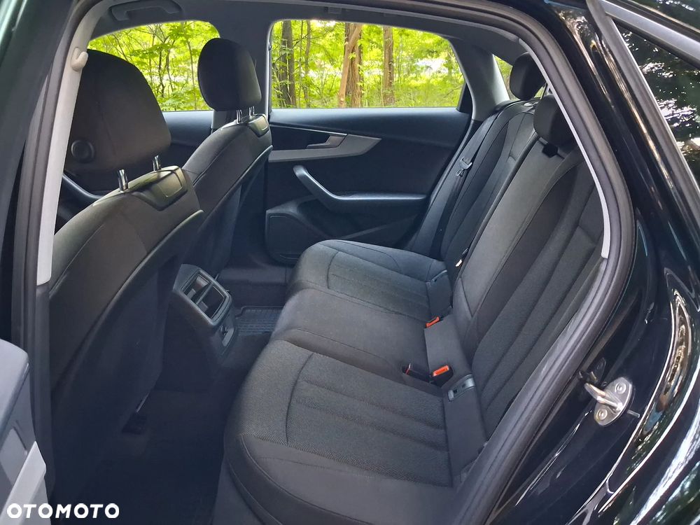 Audi A4 Limousine 35 TFSI mHEV S Line S tronic - 26