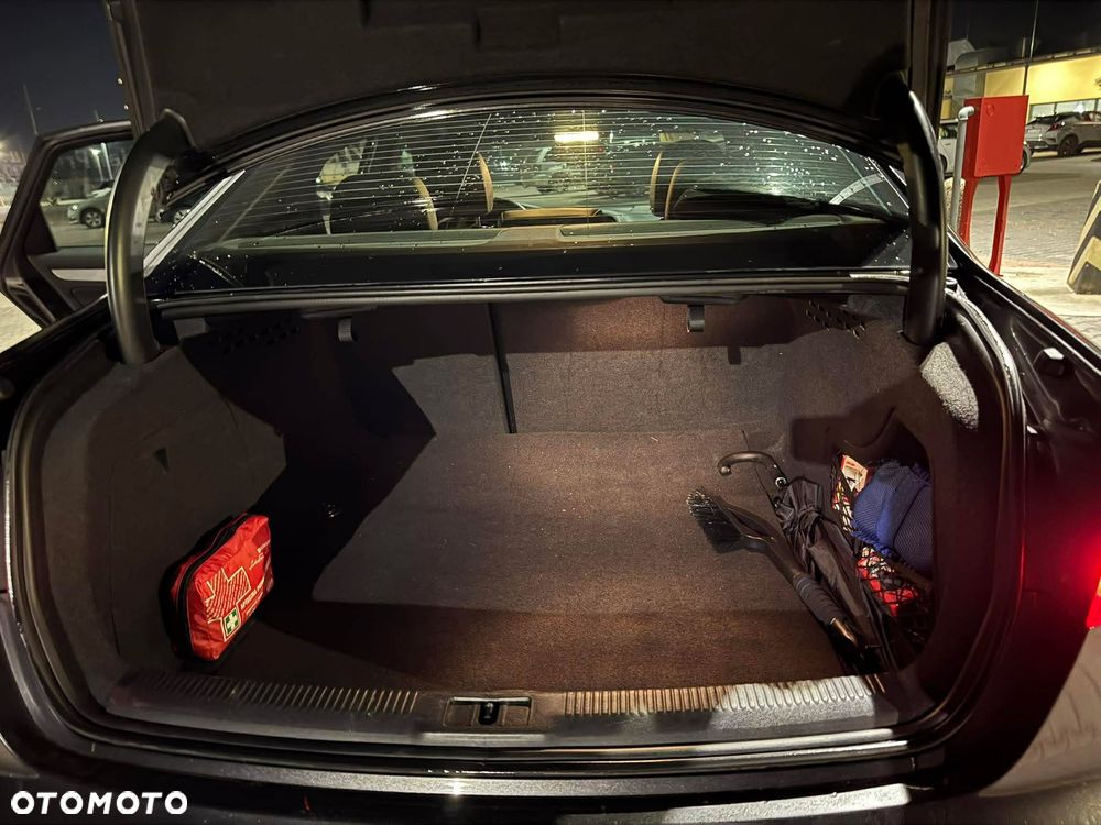 Audi A4 Limousine - 16