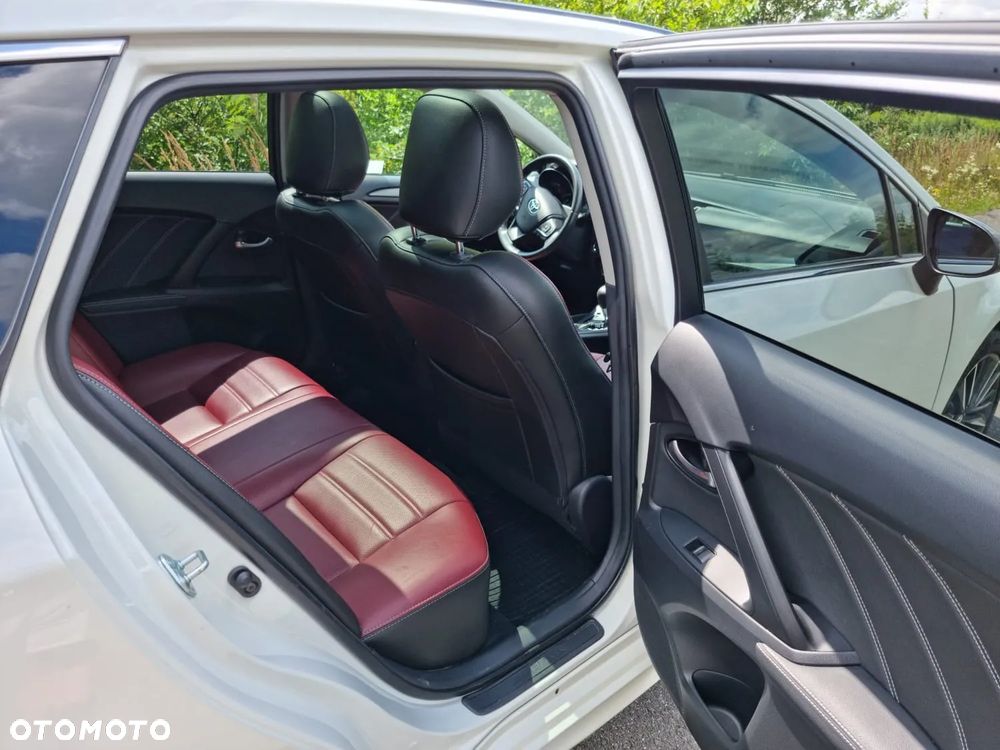 Toyota Avensis 1.8 Selection MS - 17