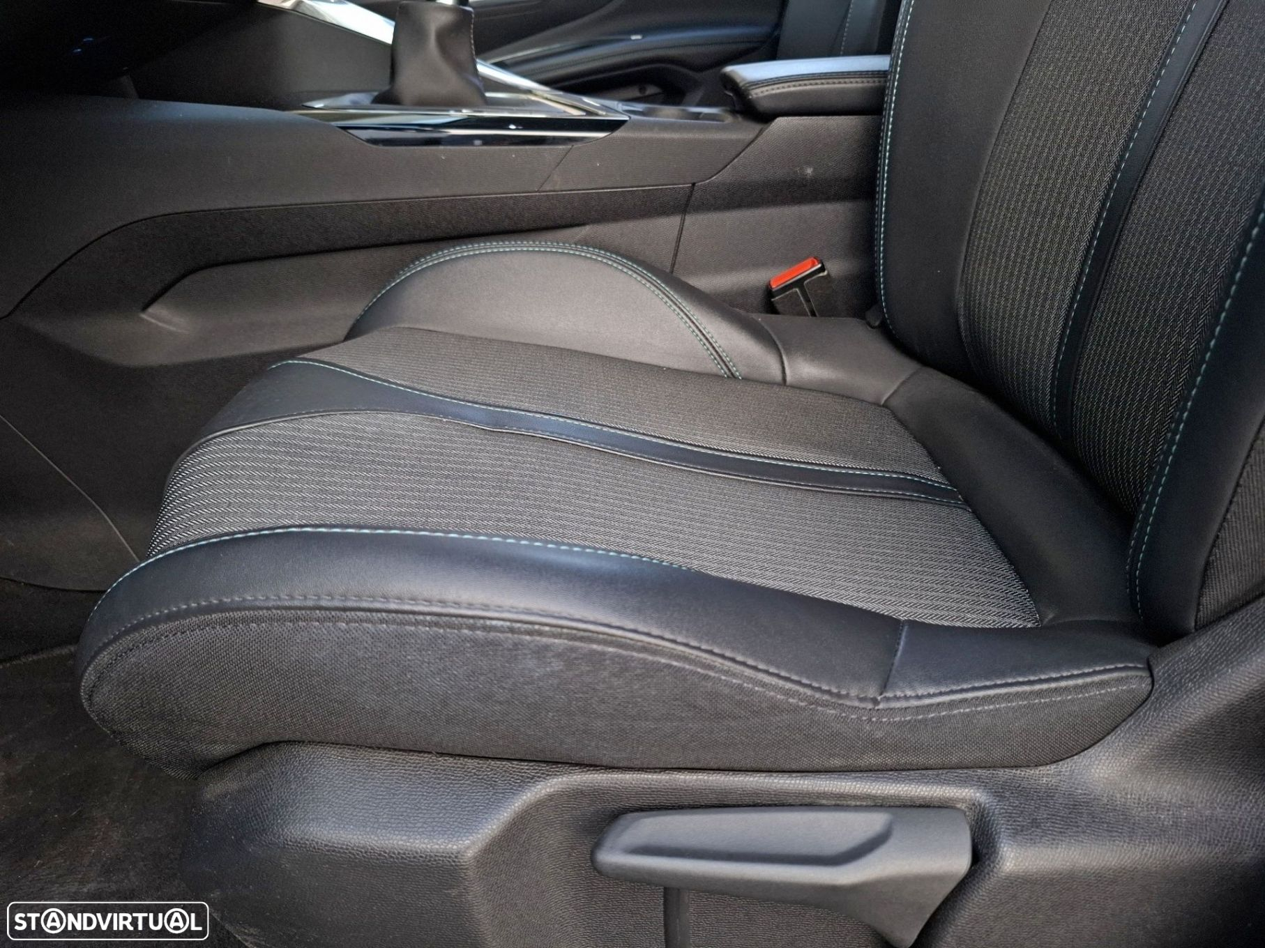 Peugeot 3008 1.5 BlueHDi Allure Pack - 24