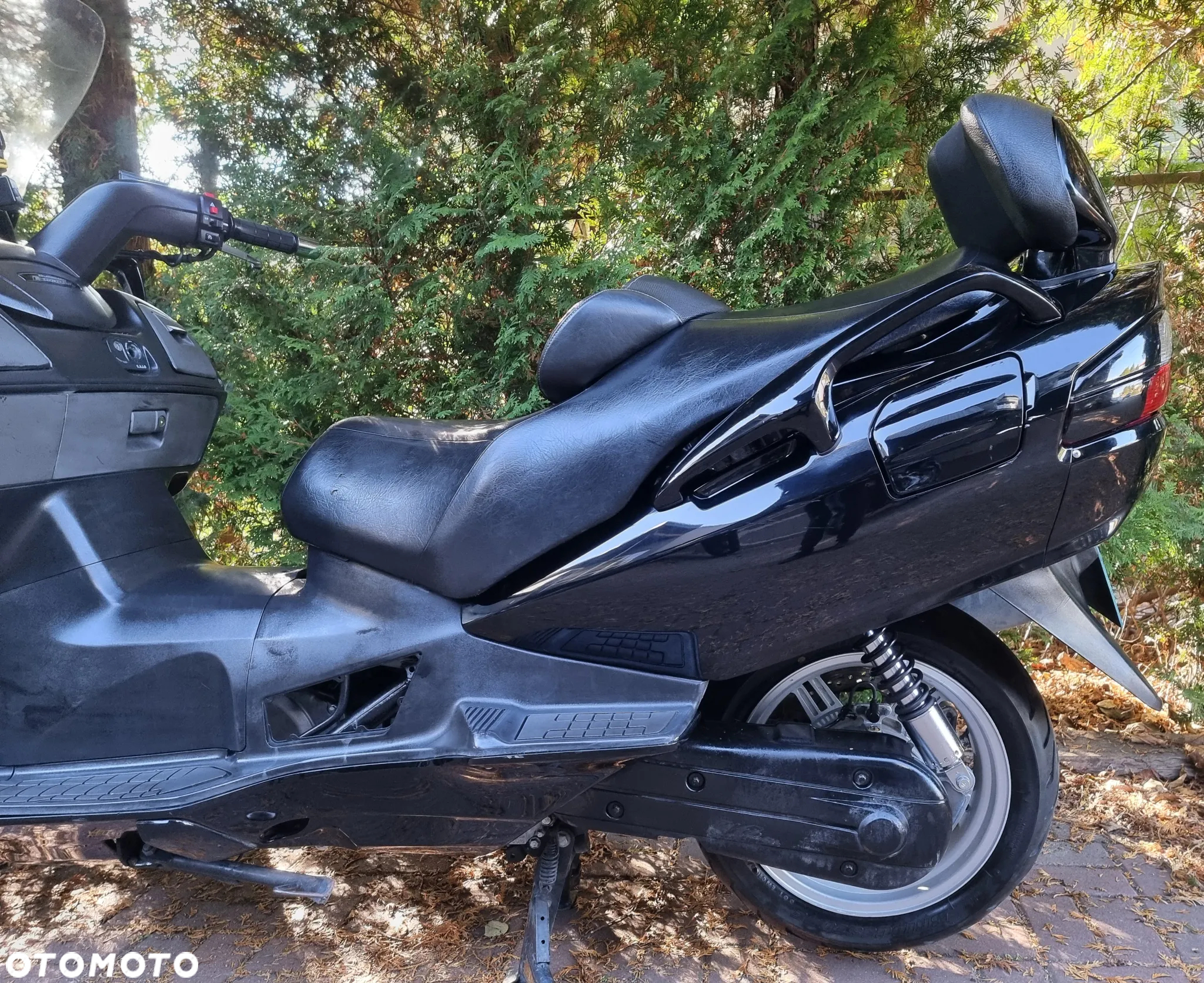 Suzuki Burgman - 13