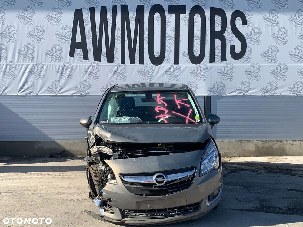 OPEL MERIVA 2015 *SAMOCHÓD NA CZĘŚCI* 4103  MASKA, LAMPA, DRZWI, LUSTERKO, ZDERZAK, GRILL, BŁOTNIK, KLAPA, BELKA, DESKA, FOTELE, KANAPA, ĆWIARTKA KIEROWNICA, TARCZE, ZACISKI, ZAWIESZENIE, KOMPLETNY PRZÓD, KOMPLETNY TYŁ, LICZNIK, ZEGARY, PRAWE LEWE PRZÓD TYŁ KOD LAKIERU GJM - 2