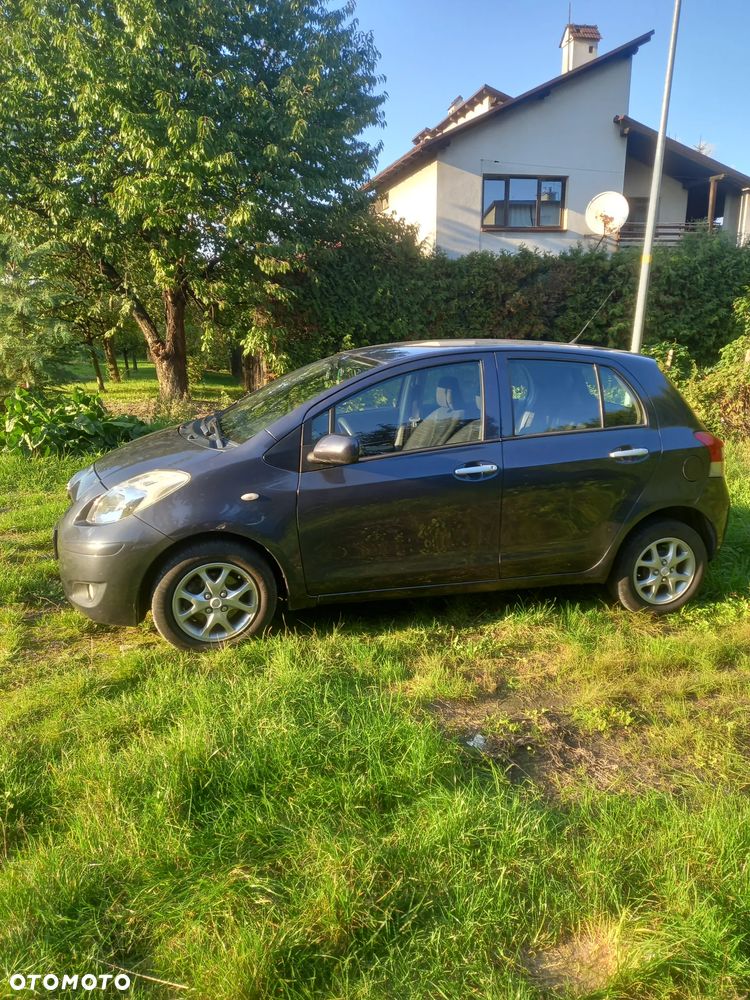 Toyota Yaris - 4