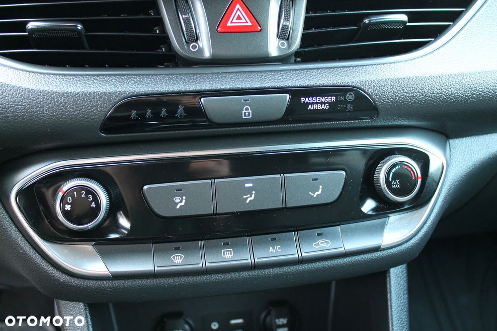 Hyundai i30 1.4 Premiere Comfort - 15