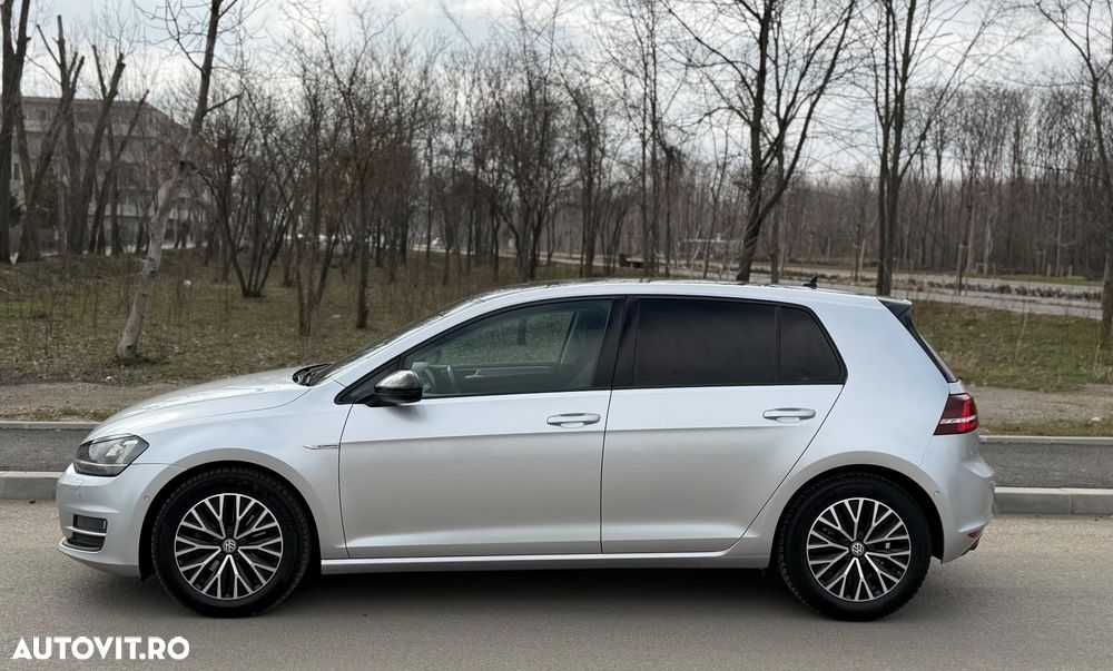 Volkswagen Golf - 2