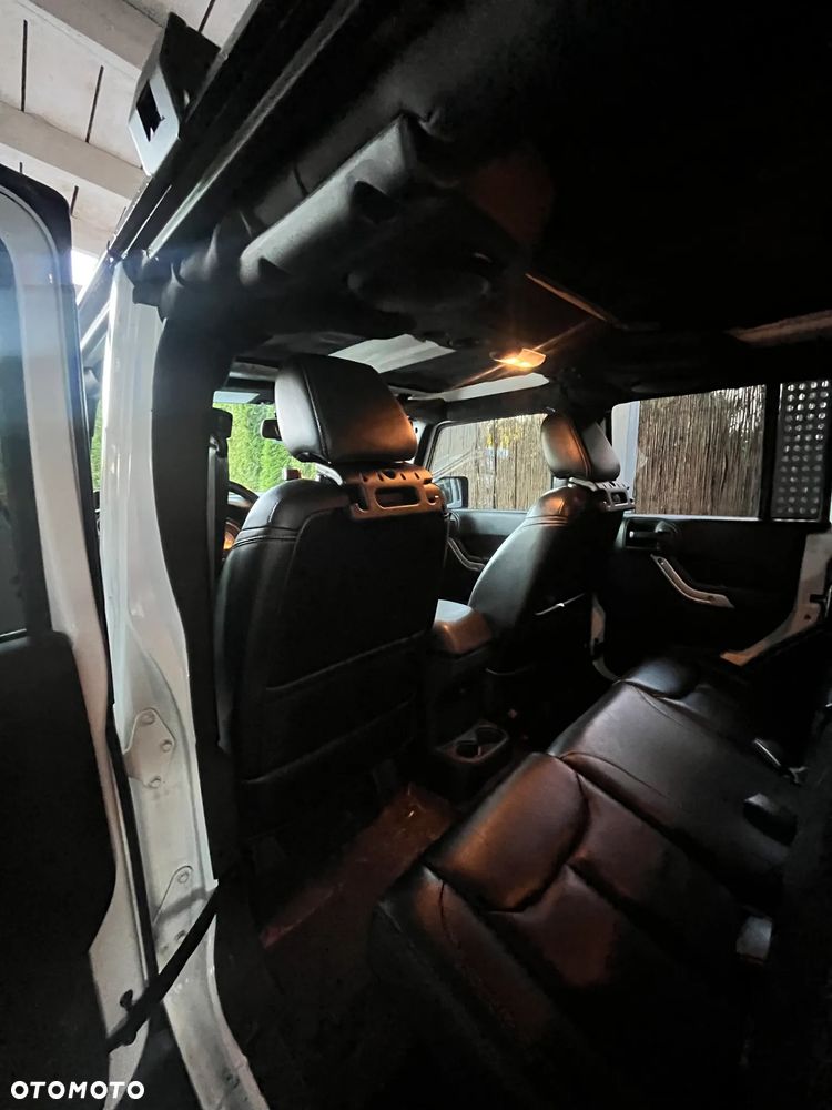 Jeep Wrangler 3.6 Unlim Sahara - 18