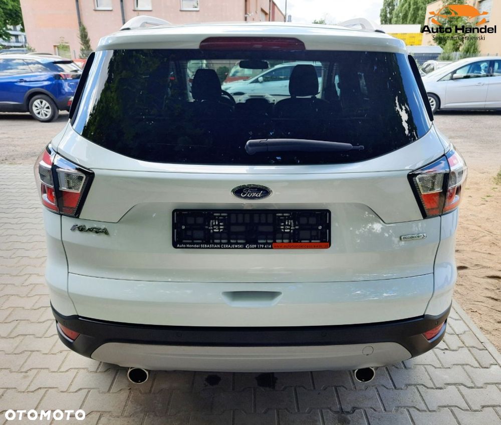 Ford Kuga 1.5 EcoBoost 2x4 Titanium - 12