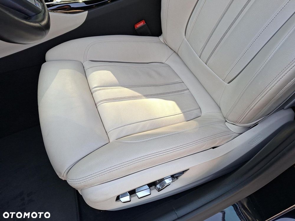 BMW Seria 5 - 12