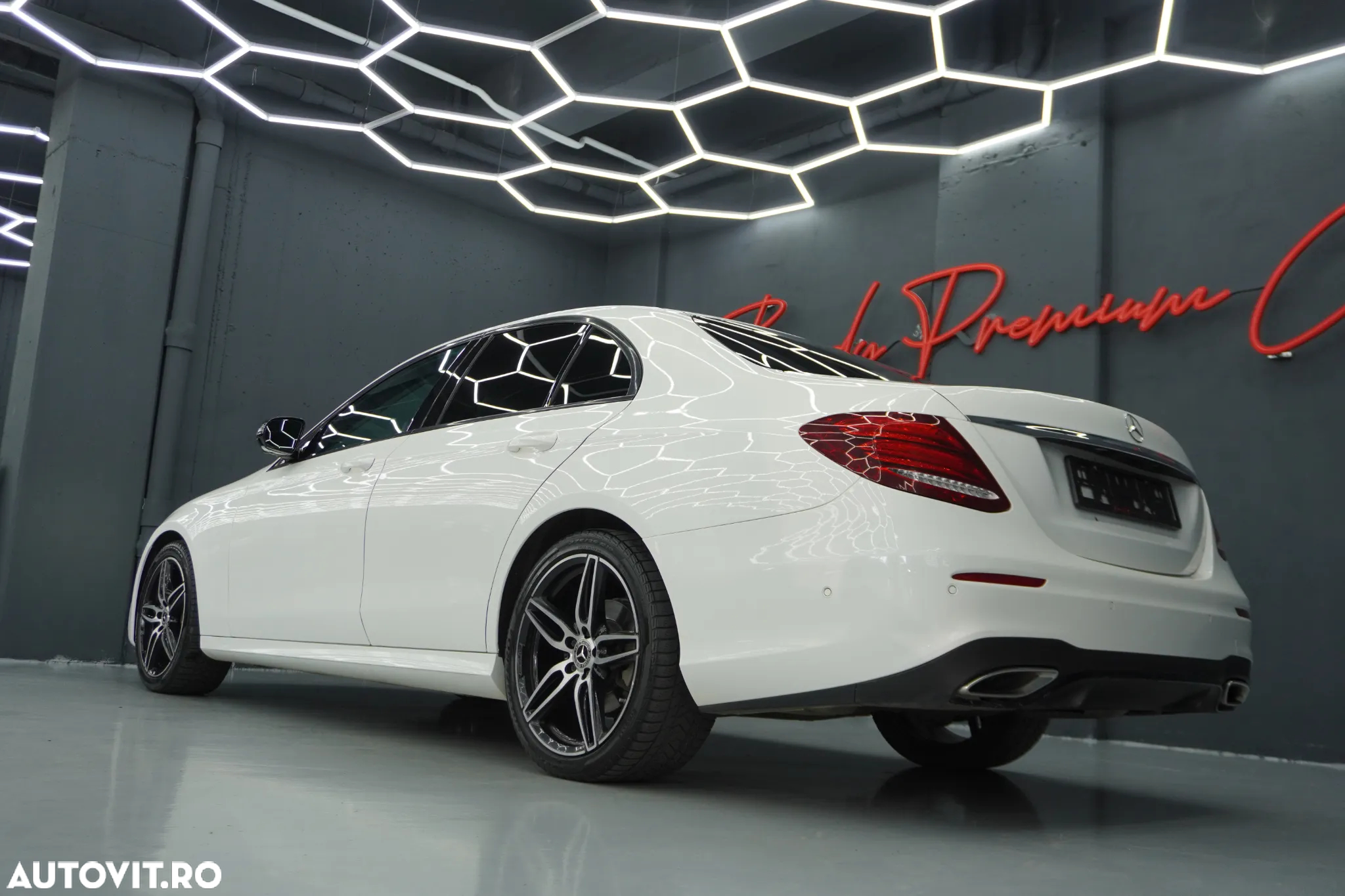 Mercedes-Benz E 250 9G-TRONIC - 6