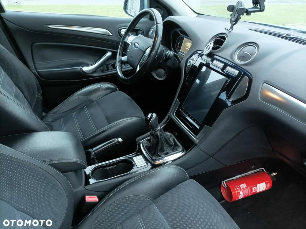 Ford Mondeo - 28