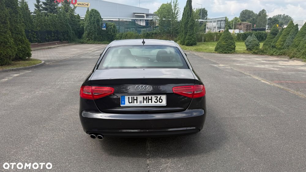 Audi A4 Limousine - 15