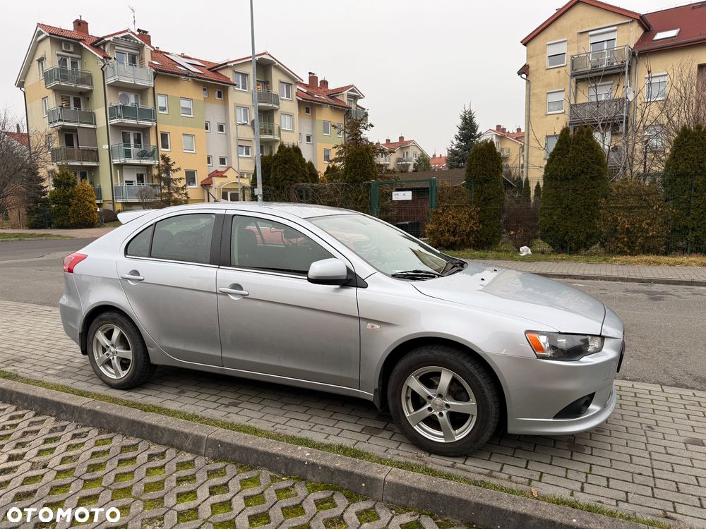 Mitsubishi Lancer 1.8 Invite CVT - 2