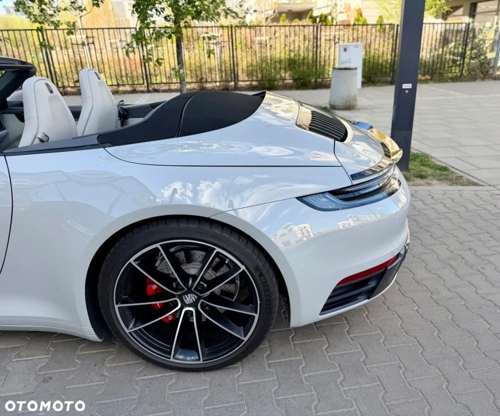 Porsche 911 Carrera 4S - 11