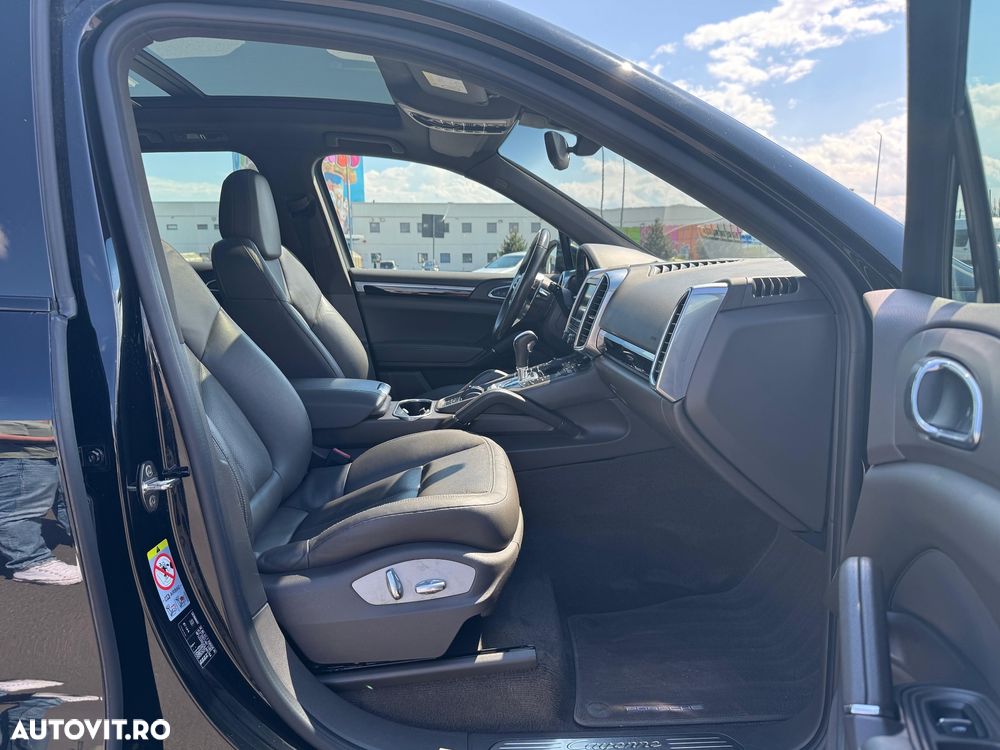 Porsche Cayenne Tiptronic S - 12