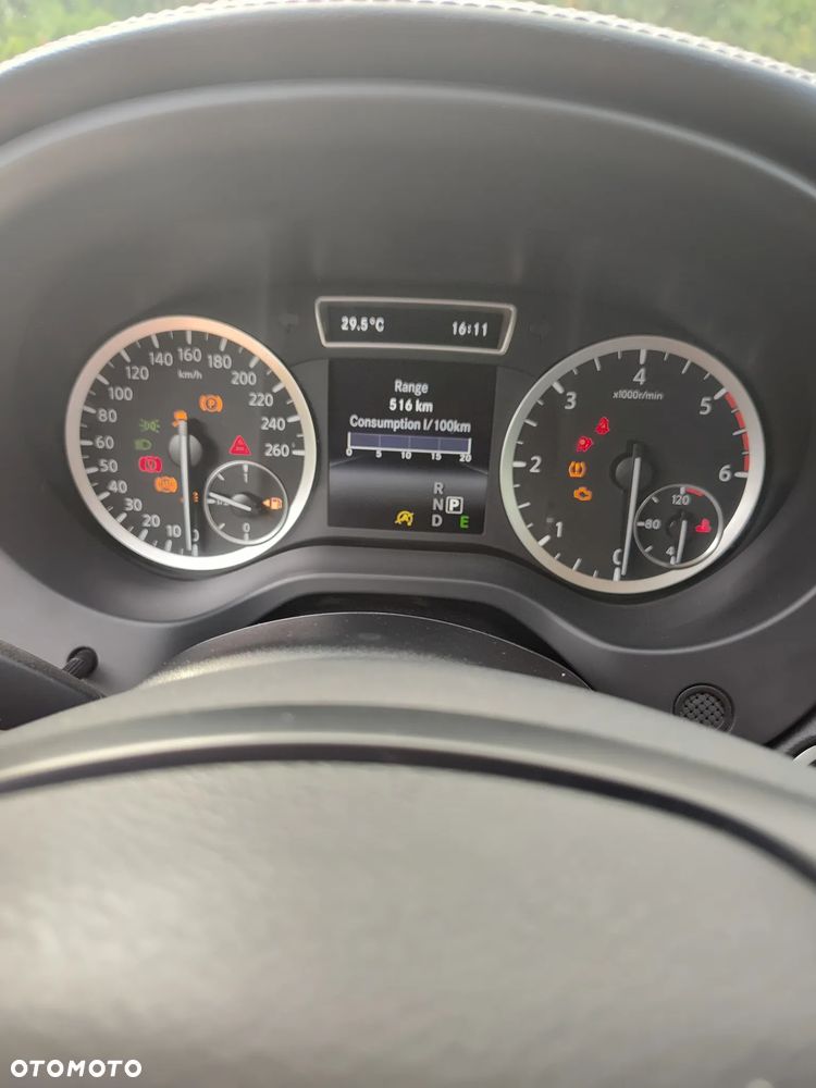 Infiniti Q30 - 13